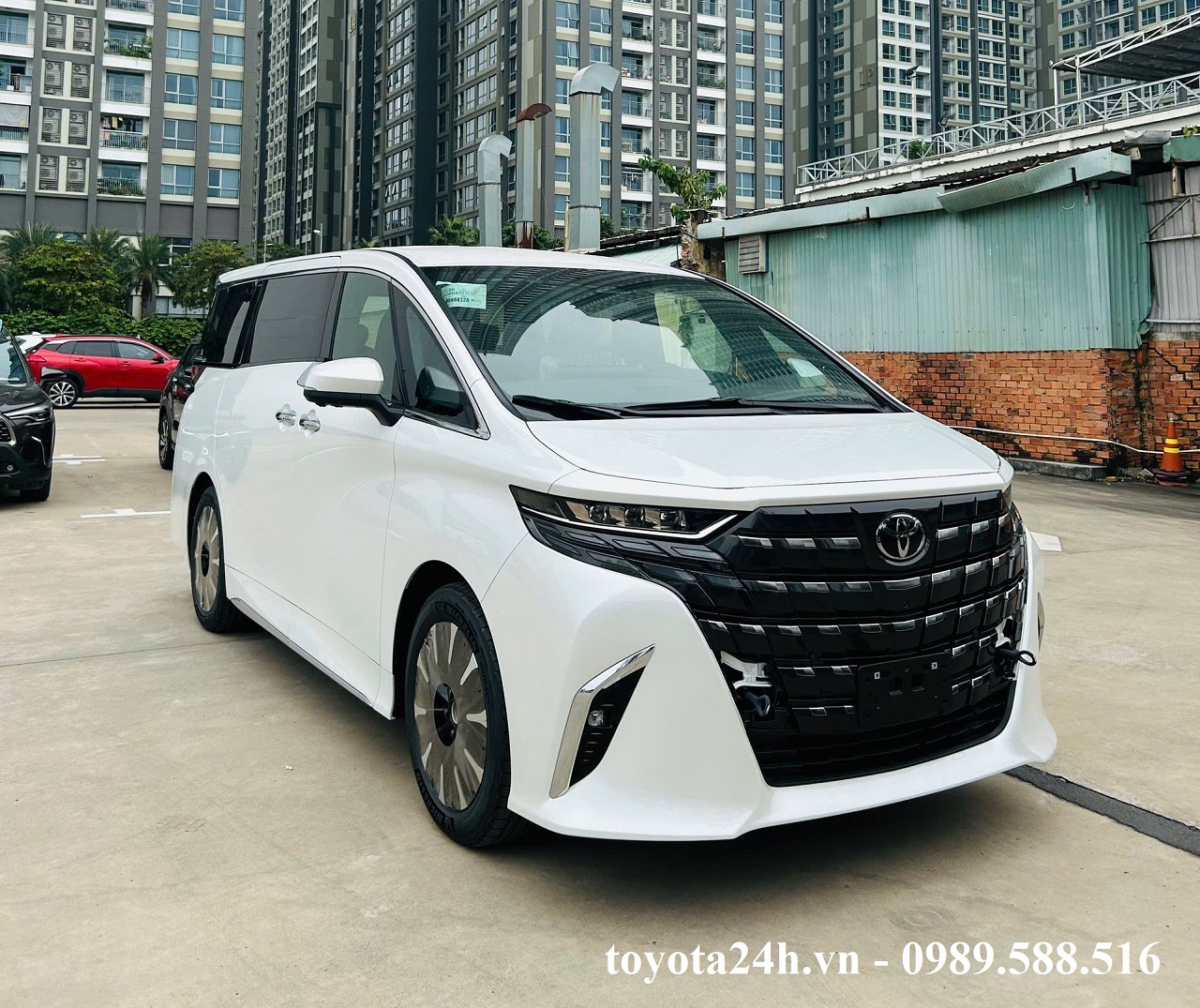 toyota-alphard-hybrid-2025-mau-trang-ngoc-trai-bang-gia-xe