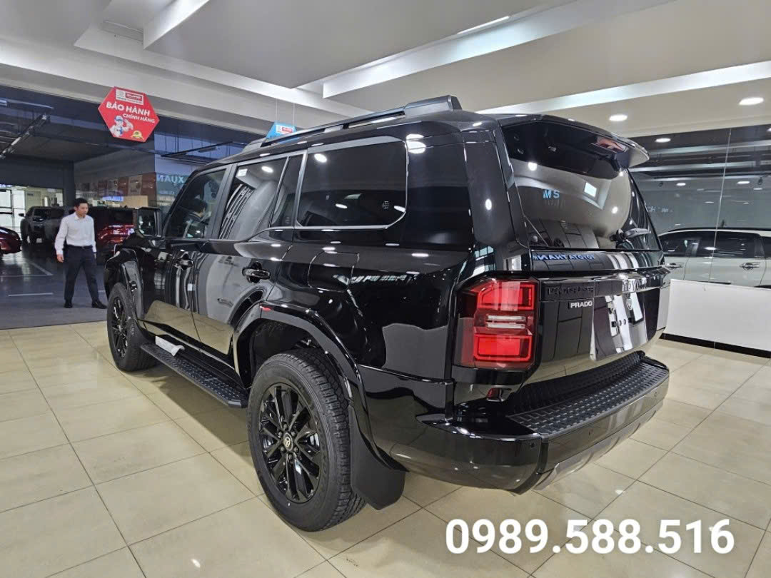 toyota-land-cruiser-prado-2025-mau-den-hong-xe