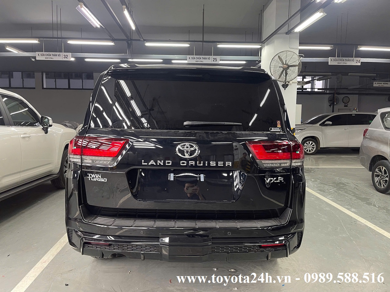 toyota-land-cruiser-LC300-2025-do-bodykit-modellista-mau-den