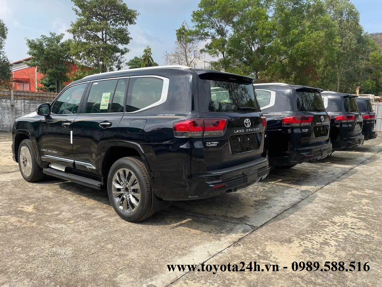 toyota-land-cruiser-LC300-2025-op-bodykit-modellista-mau-den