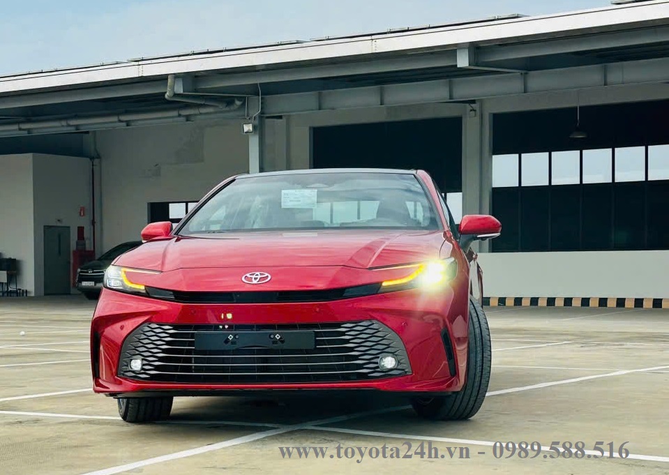 toyota-camry-2025-mau-do
