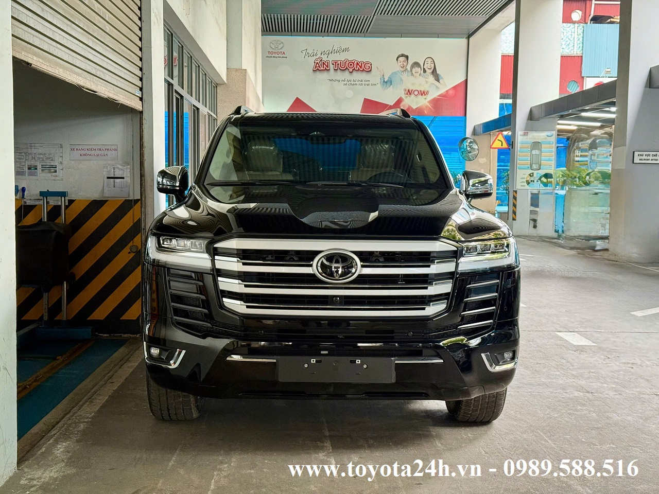 bang-gia-xe-toyota-land-cruiser-LC300-2025