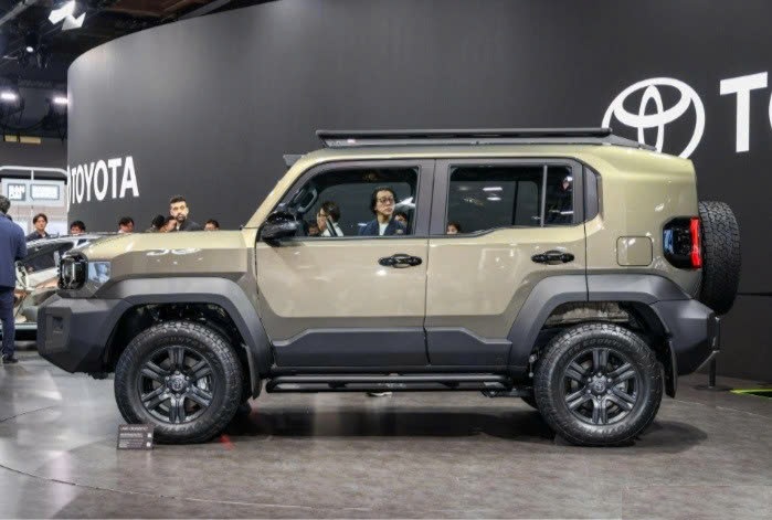 toyota-FJ-2026-mau-nau