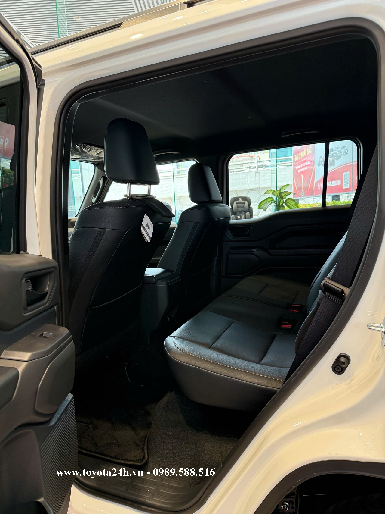 hang-ghe-sau-toyota-land-cruiser-FJ-2026