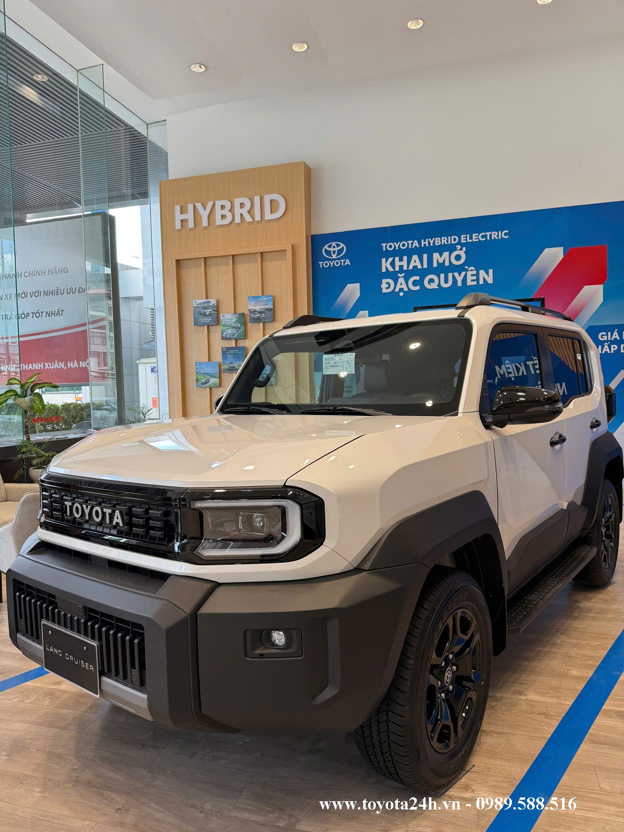 hinh-anh-toyota-land-cruiser-FJ-mau-trang-ngoc-trai-bnag-gia-xe