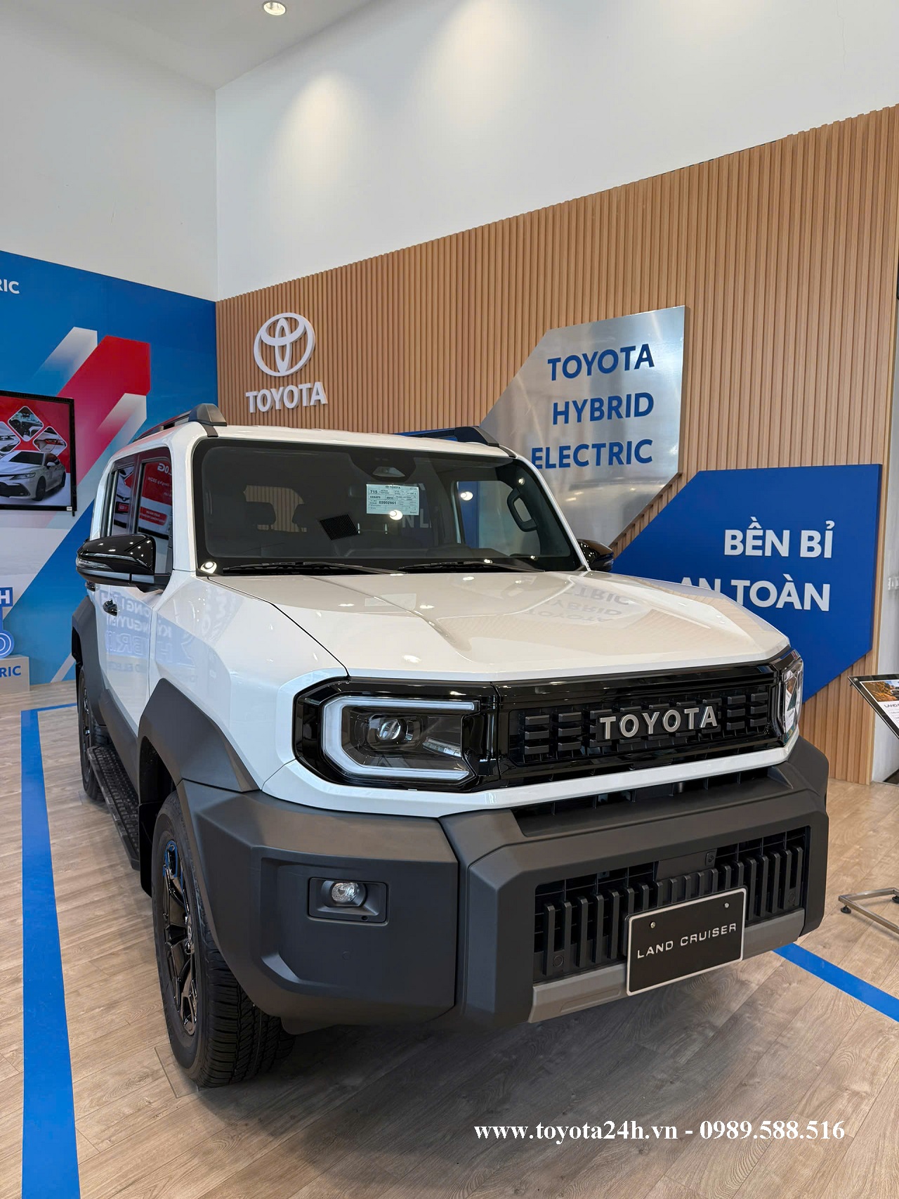 toyota-land-cruiser-FJ-mau-trang-ngoc-trai-hinh-anh-xe