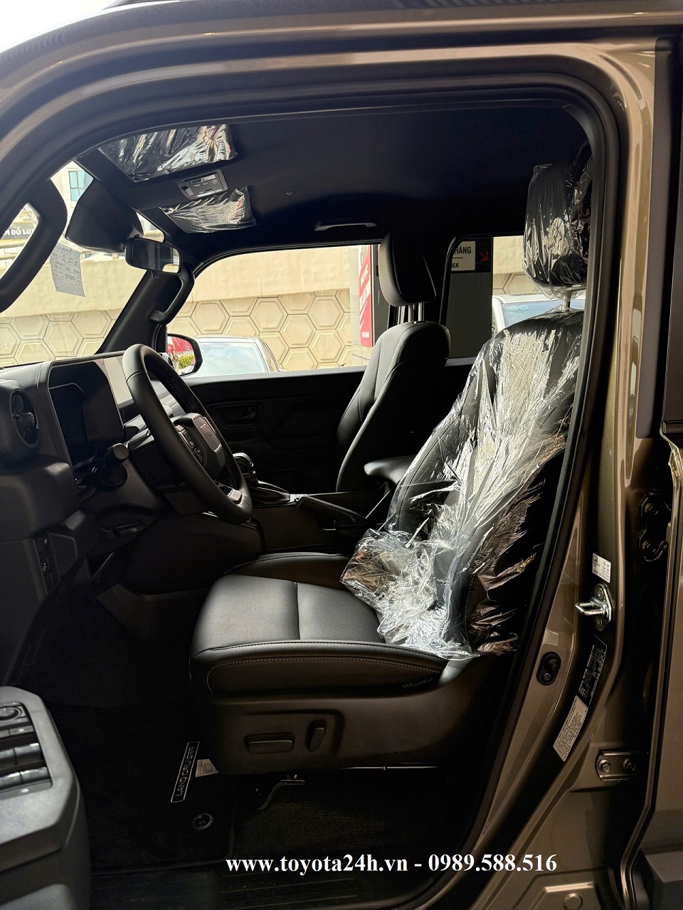 ghe-lai-toyota-land-cruiser-FJ-2026