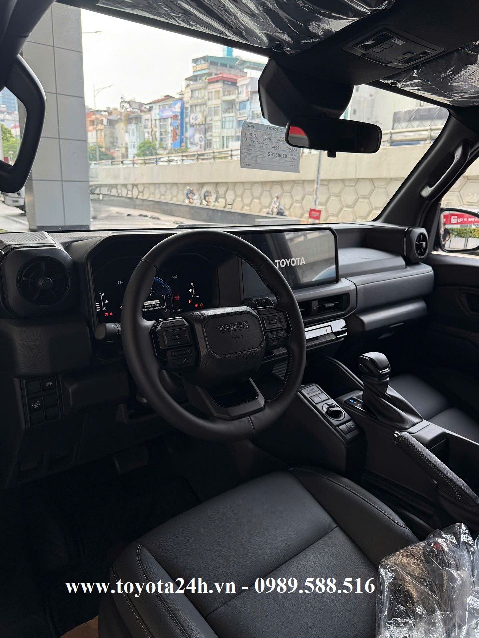 noi-that-toyota-land-cruiser-FJ-mau-nau-dong-6x1-2026