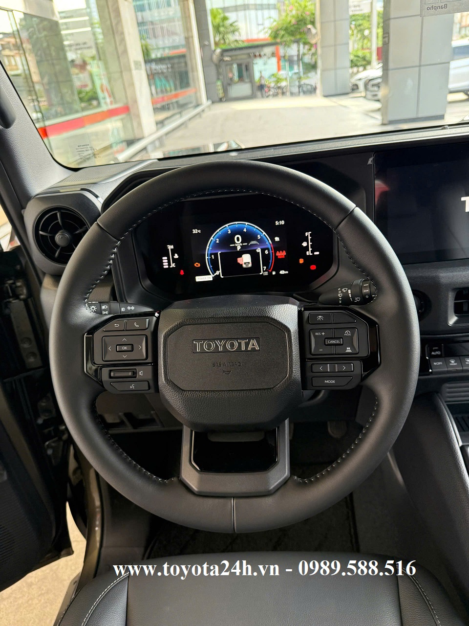 noi-that-toyota-land-cruiser-FJ-mau-nau-dong-6x1-khoang-cabin