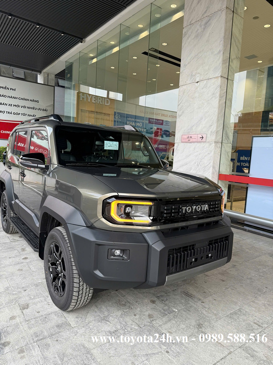 toyota-land-cruiser-FJ-mau-nau-6x1-hinh-anh-xe