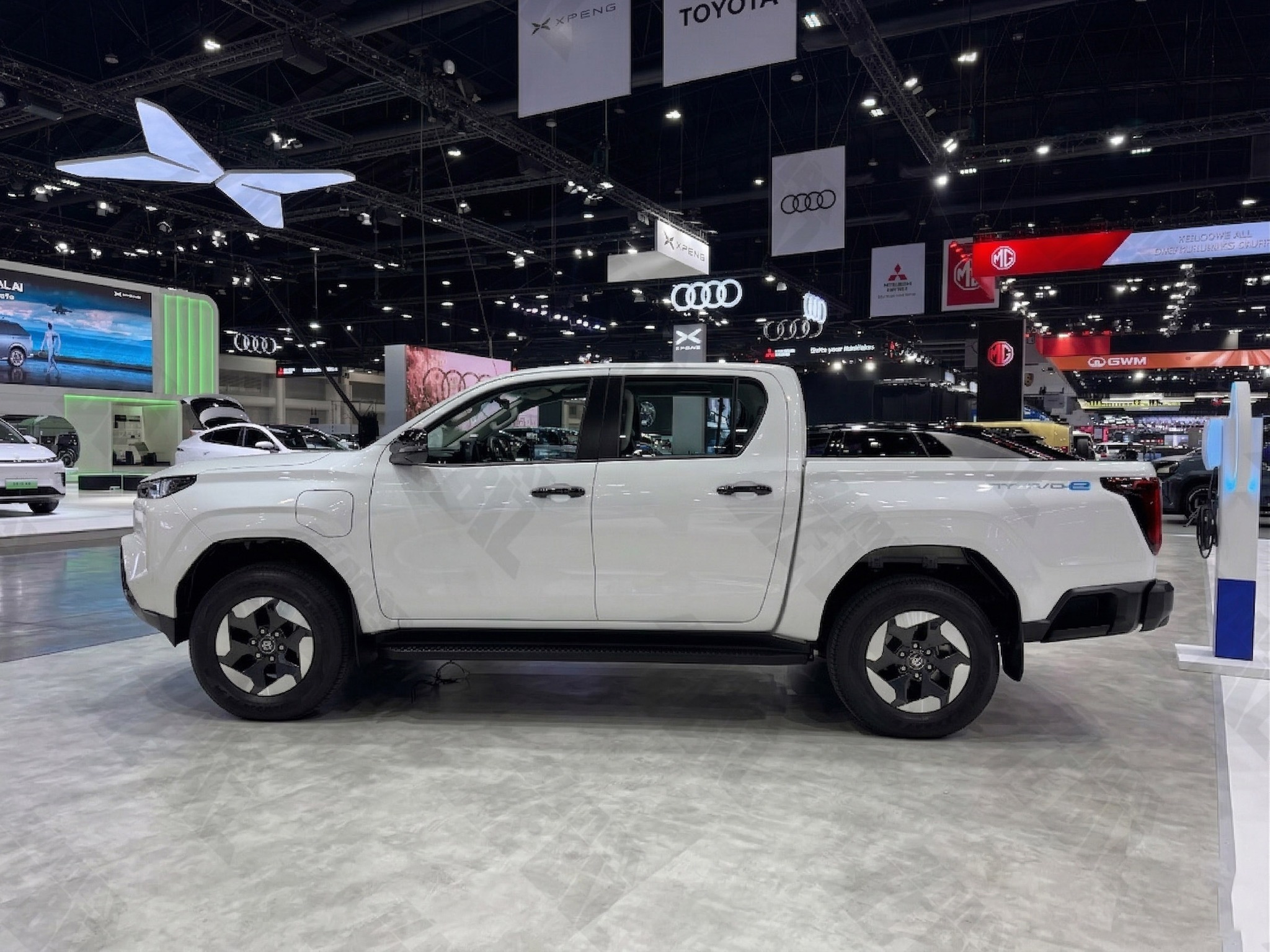 toyota-hilux-hybrid-2026-xe-chay-dau-dien