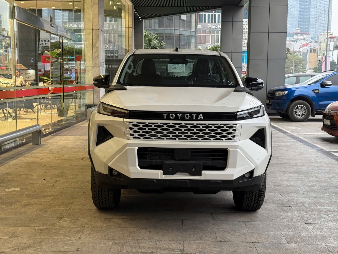 gia-xe-toyota-hilux-2026