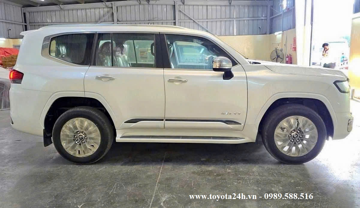 toyota-land-cruiser-LC300-hybrid-2026-HEV