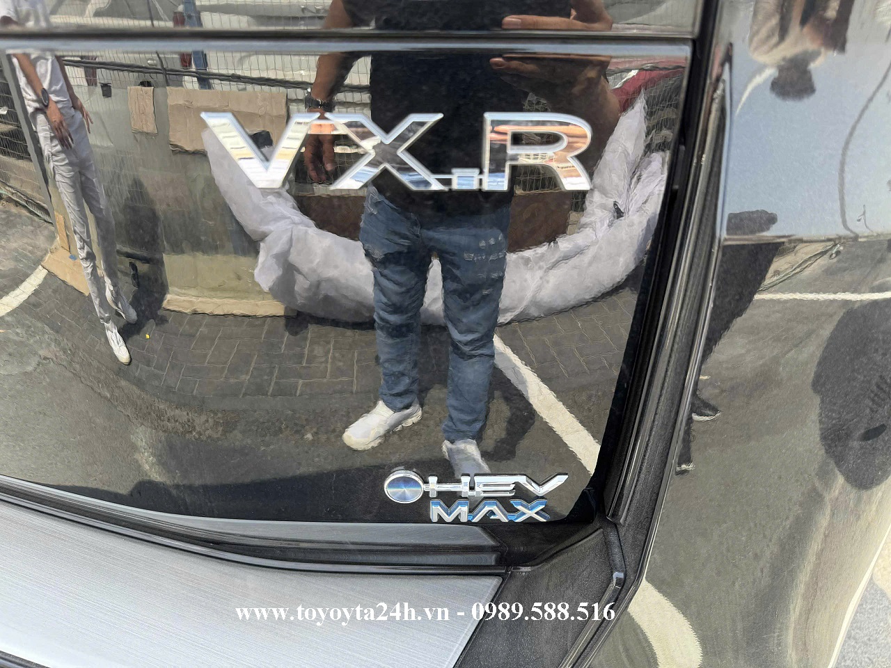 LC300-hev-logo-VXR-max-tai-LAO