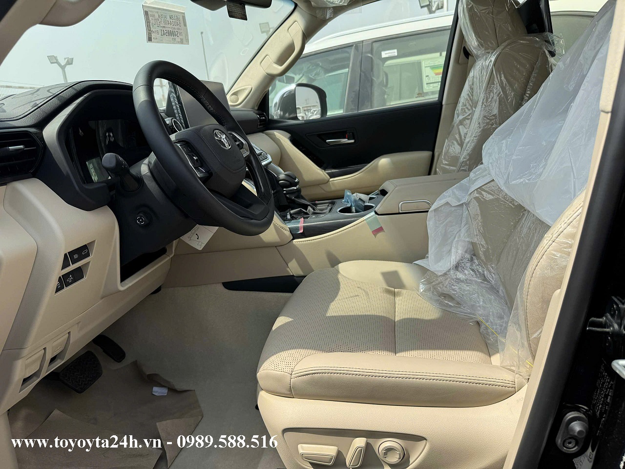 noi-that-toyota-land-cruiser-LC300-hev-hybrid-2026-kem