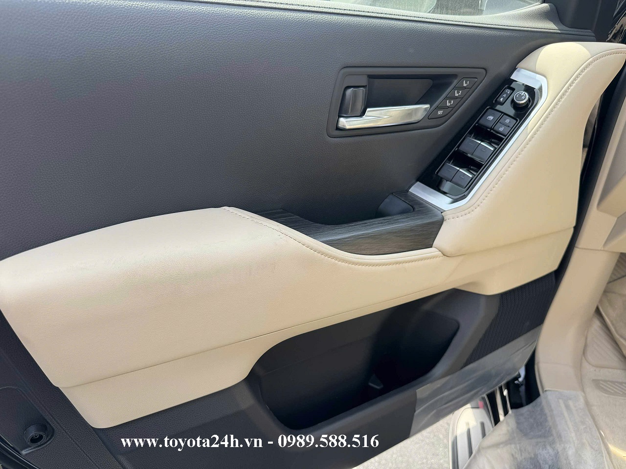 tapi-cua-toyota-land-cruiser-LC300-HEV-hybrid