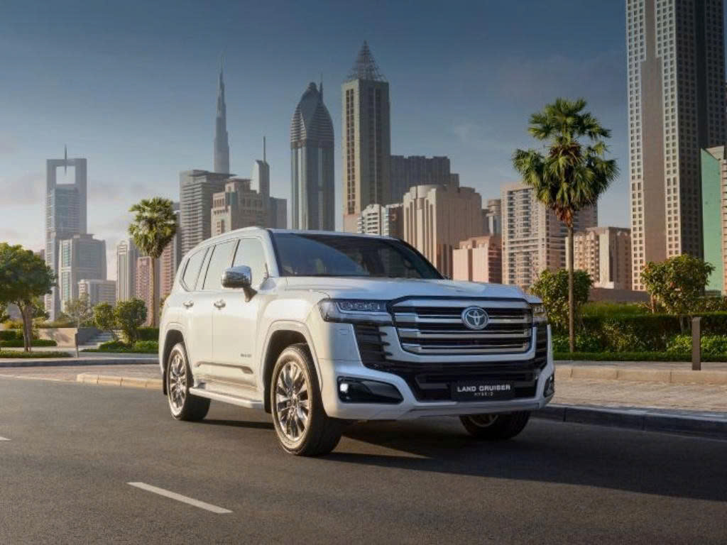 gia-xe-toyota-land-cruiser-LC300-2026-hybrid