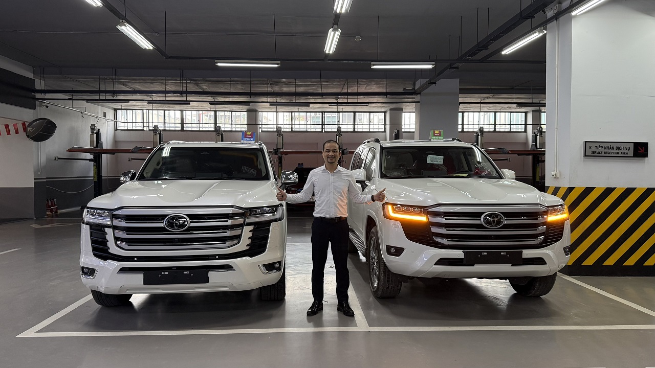 ban-giao-toyota-land-cruiser-LC300-do-bodykit-HEV-hybrid-vxr-trung-dong