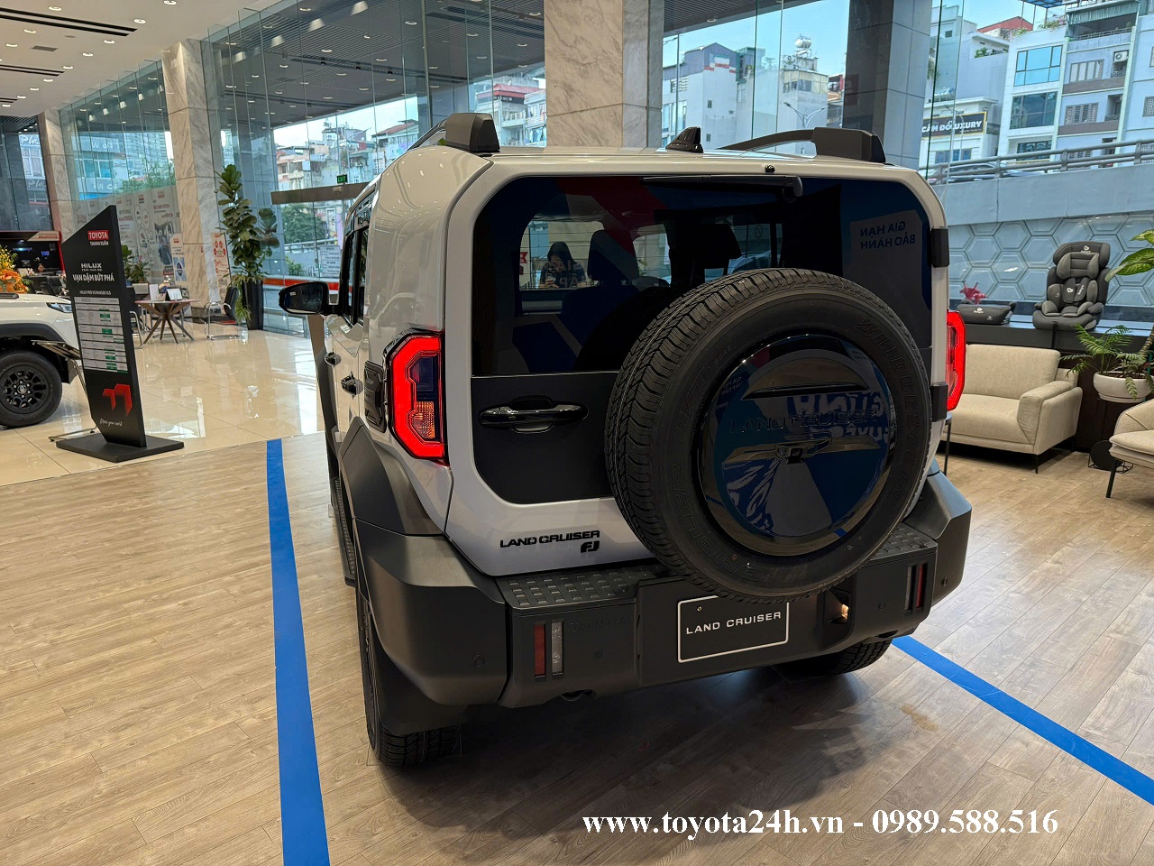 toyota-land-cruiser-FJ-2026-hinh-anh-duoi-sau-xe