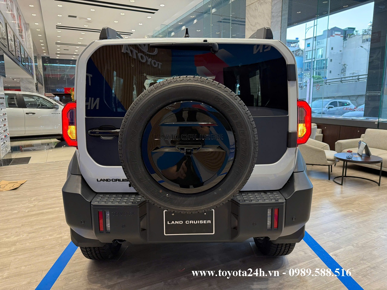 toyota-land-cruiser-FJ-2026-hinh-anh-duoi-xe