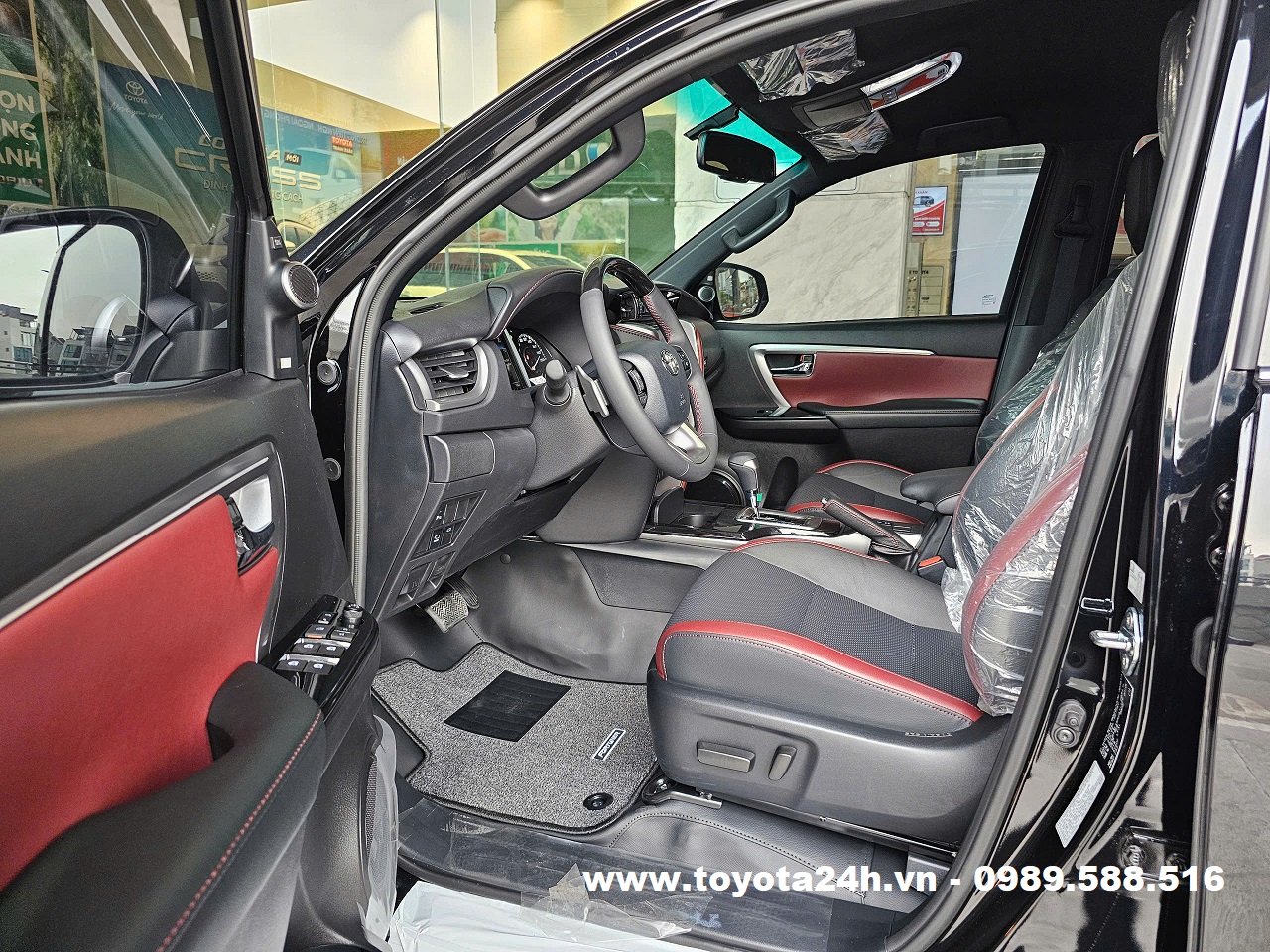 noi-that-xe-toyota-fortuner-may-xang-2026-ghe-lai