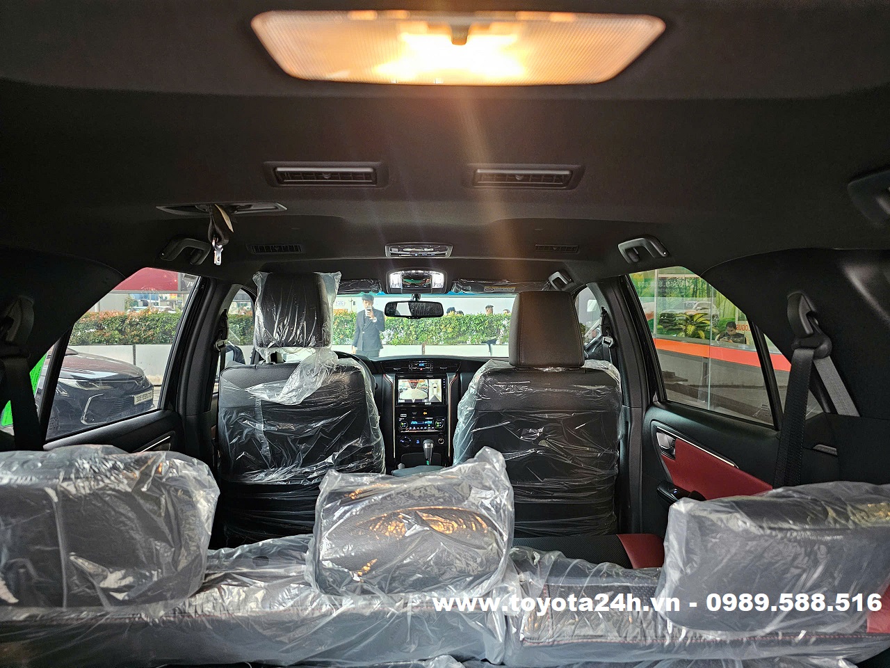 noi-that-xe-toyota-fortuner-may-xang-2026-ghe-sau-hang-3