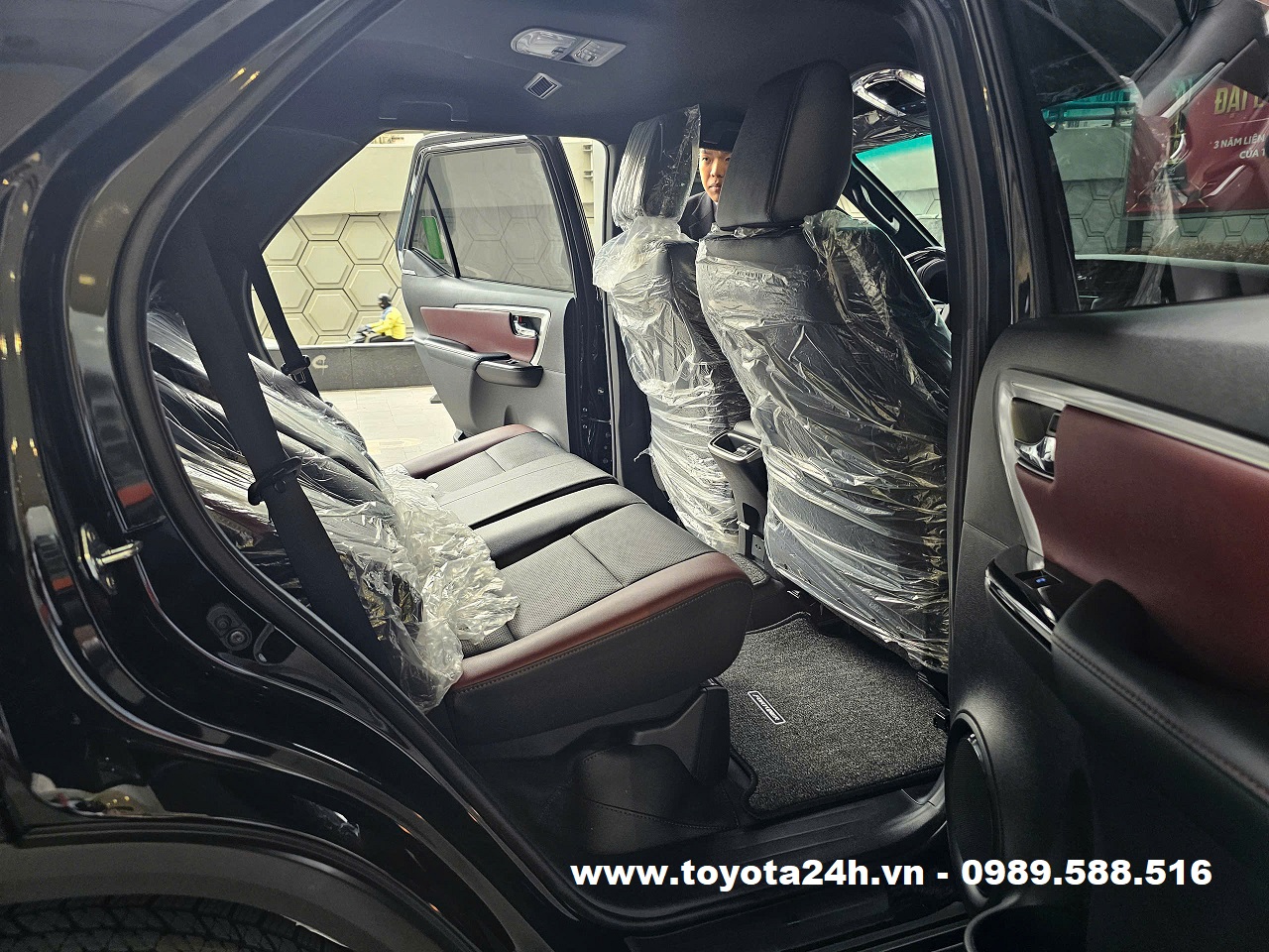 noi-that-xe-toyota-fortuner-may-xang-2026-ghe-sau