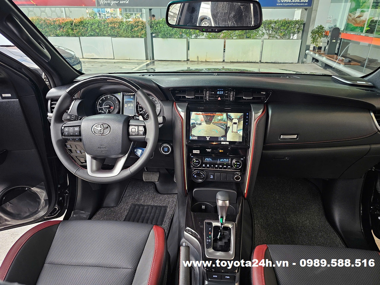 noi-that-xe-toyota-fortuner-may-xang-2026-hinh-anh