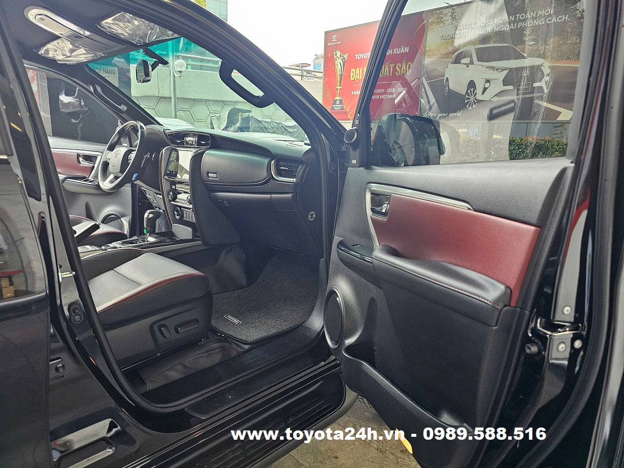 noi-that-xe-toyota-fortuner-may-xang-2026