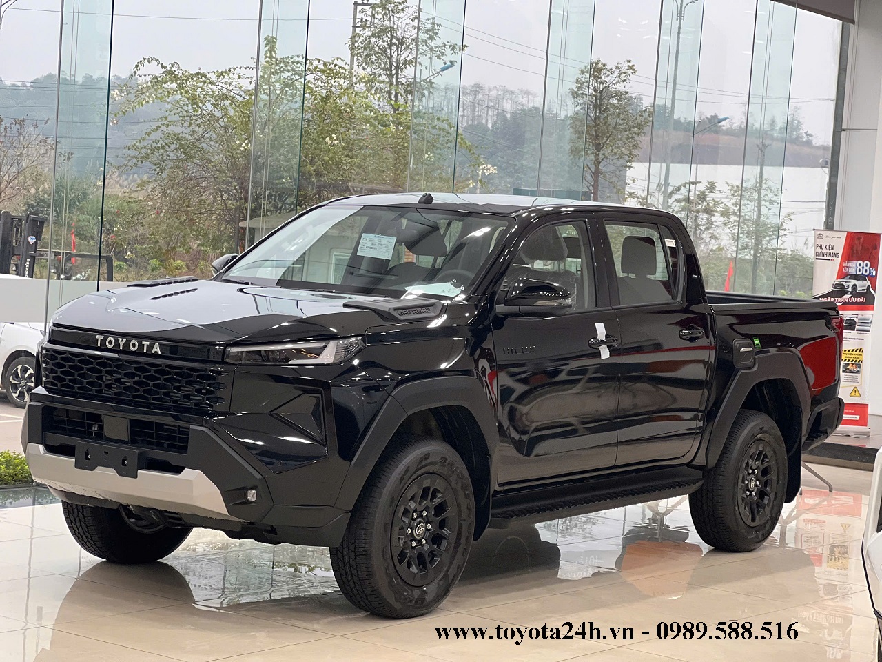 toyota-hilux-2026-mau-den