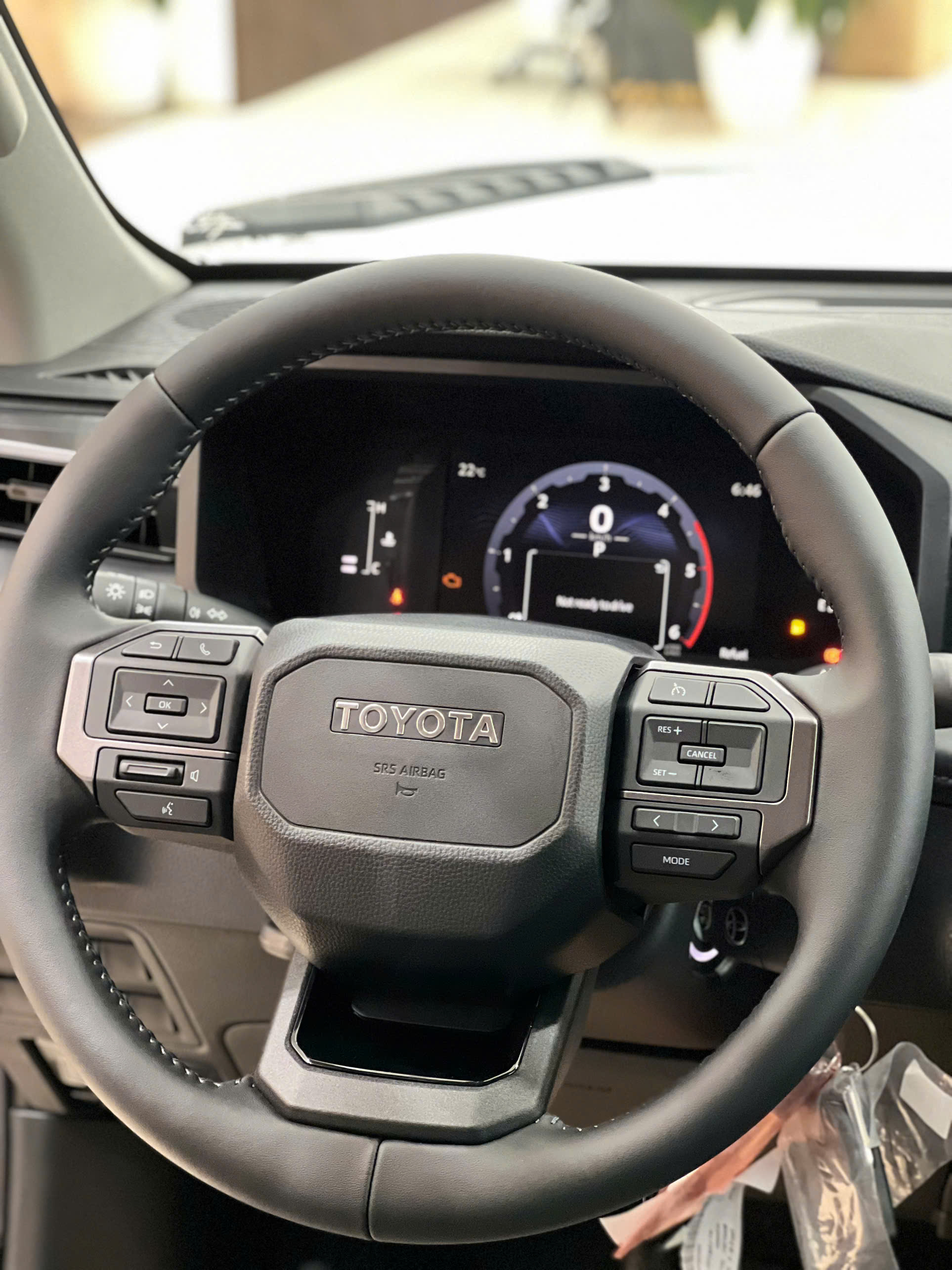 vo-lang-toyota-hilux-2026-mau-den