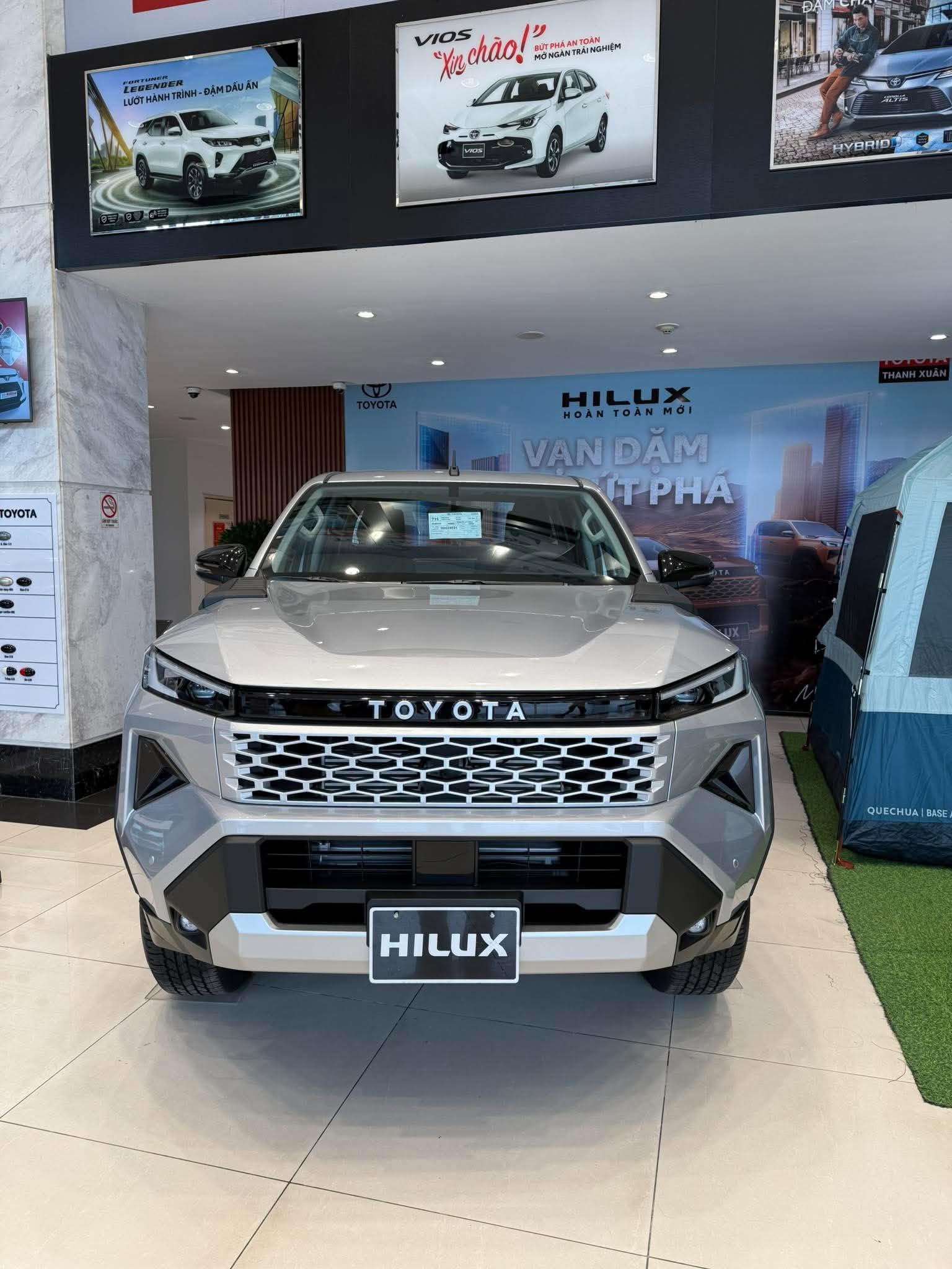 toyota-hilux-2.8-pro-mau-bac