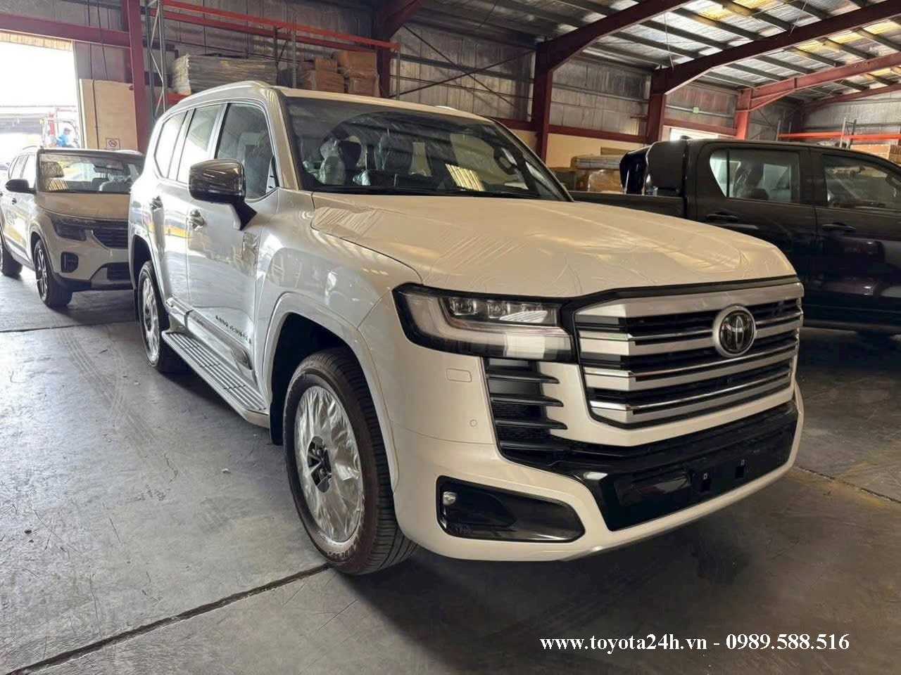 lc300-hybrid-2026-ve-viet-nam