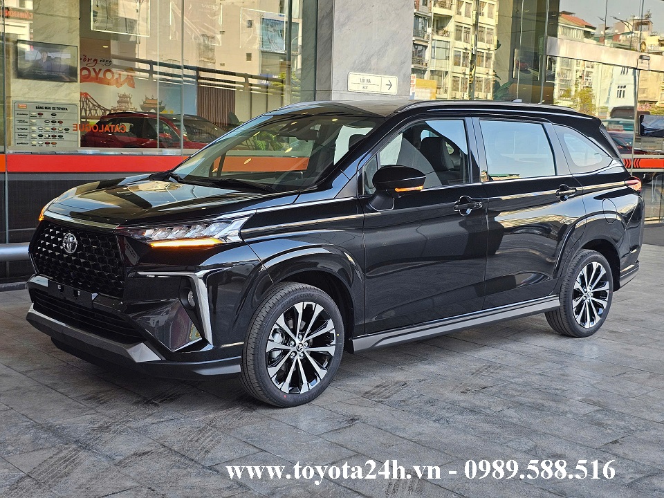 hinh-anh-toyota-veloz-cross-top-mau-den