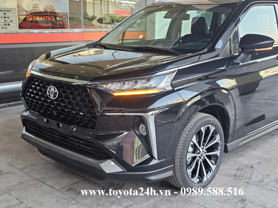 toyota-veloz-cross-top-mau-den-2026-dau-xe