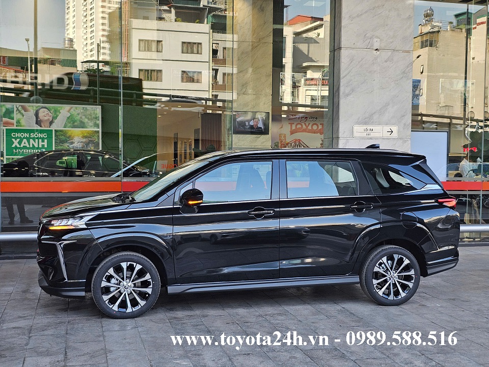 toyota-veloz-cross-top-mau-den-2026-than-xe