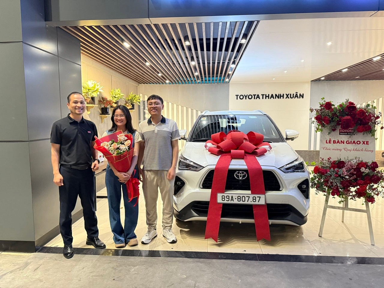 mua-ban-xe-toyota-yaris-cross-hybrid-2026-mau-trang
