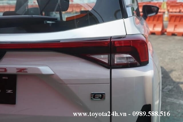 Toyota-Veloz-2022-den-hau