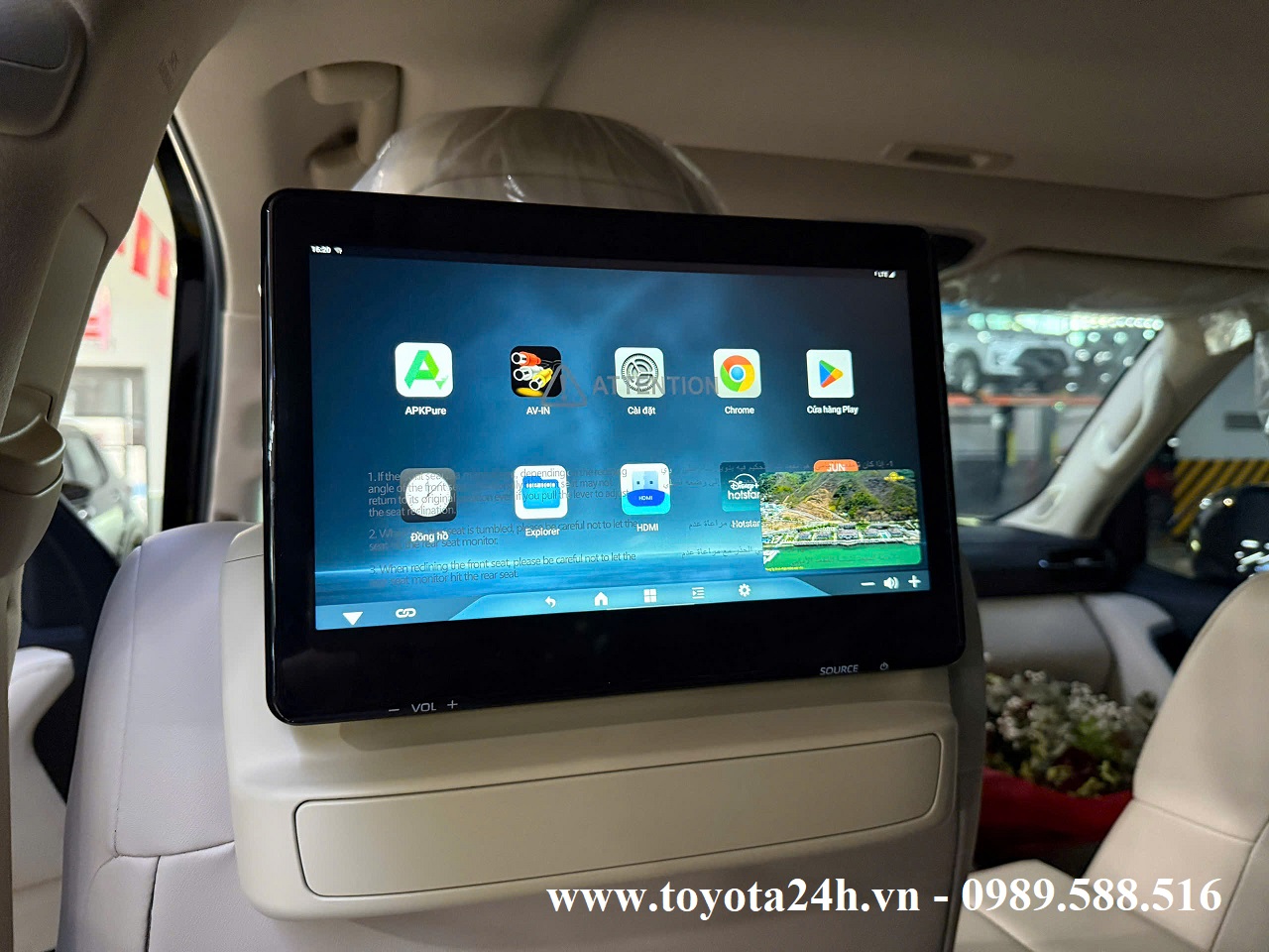 phu-kien-man-hinh-goi-dau-toyota-land-cruiser-LC300-2025