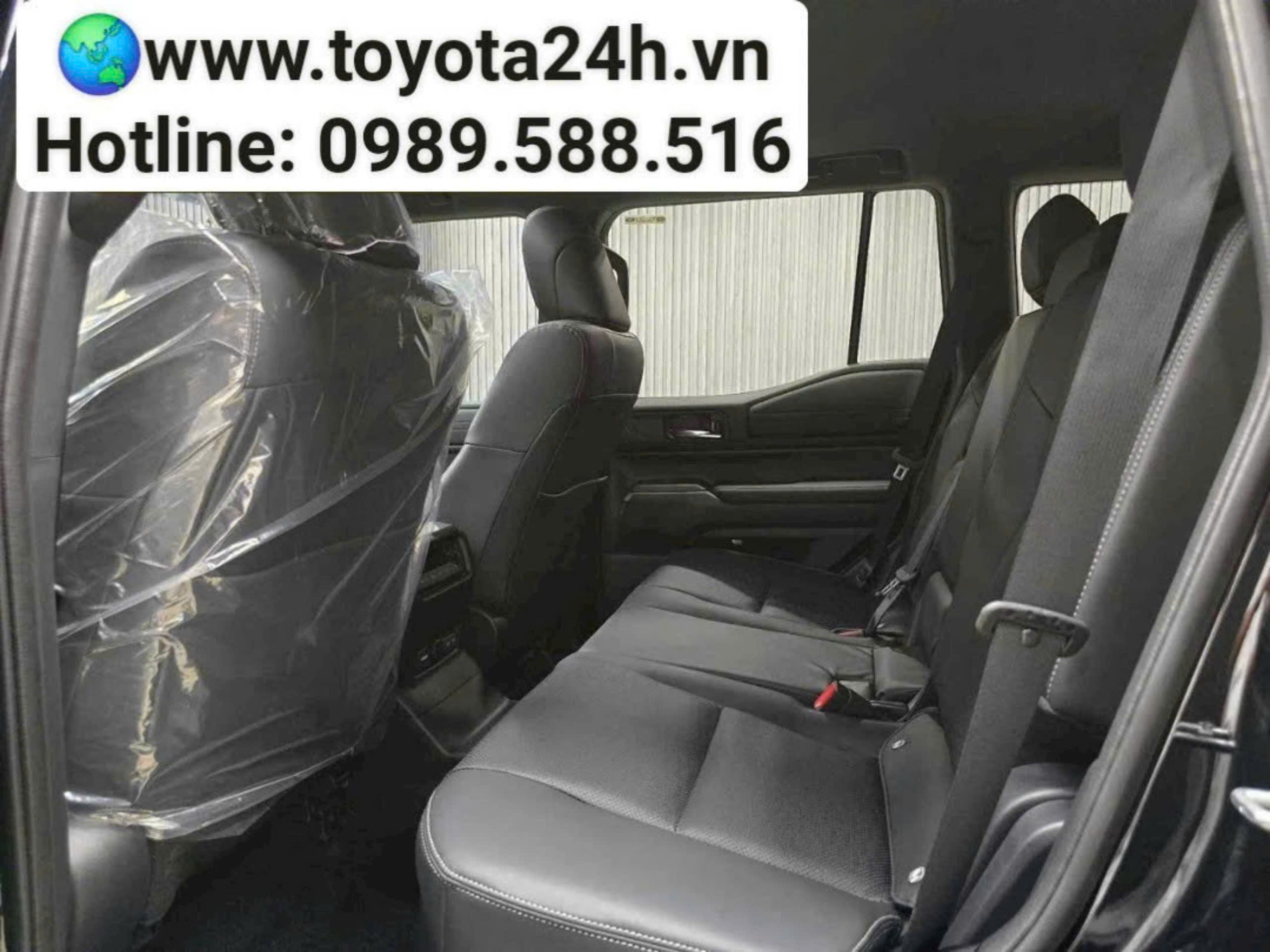 toyota-land-cruiser-Prado-series-250-2025-mau-den-noi-that-xe