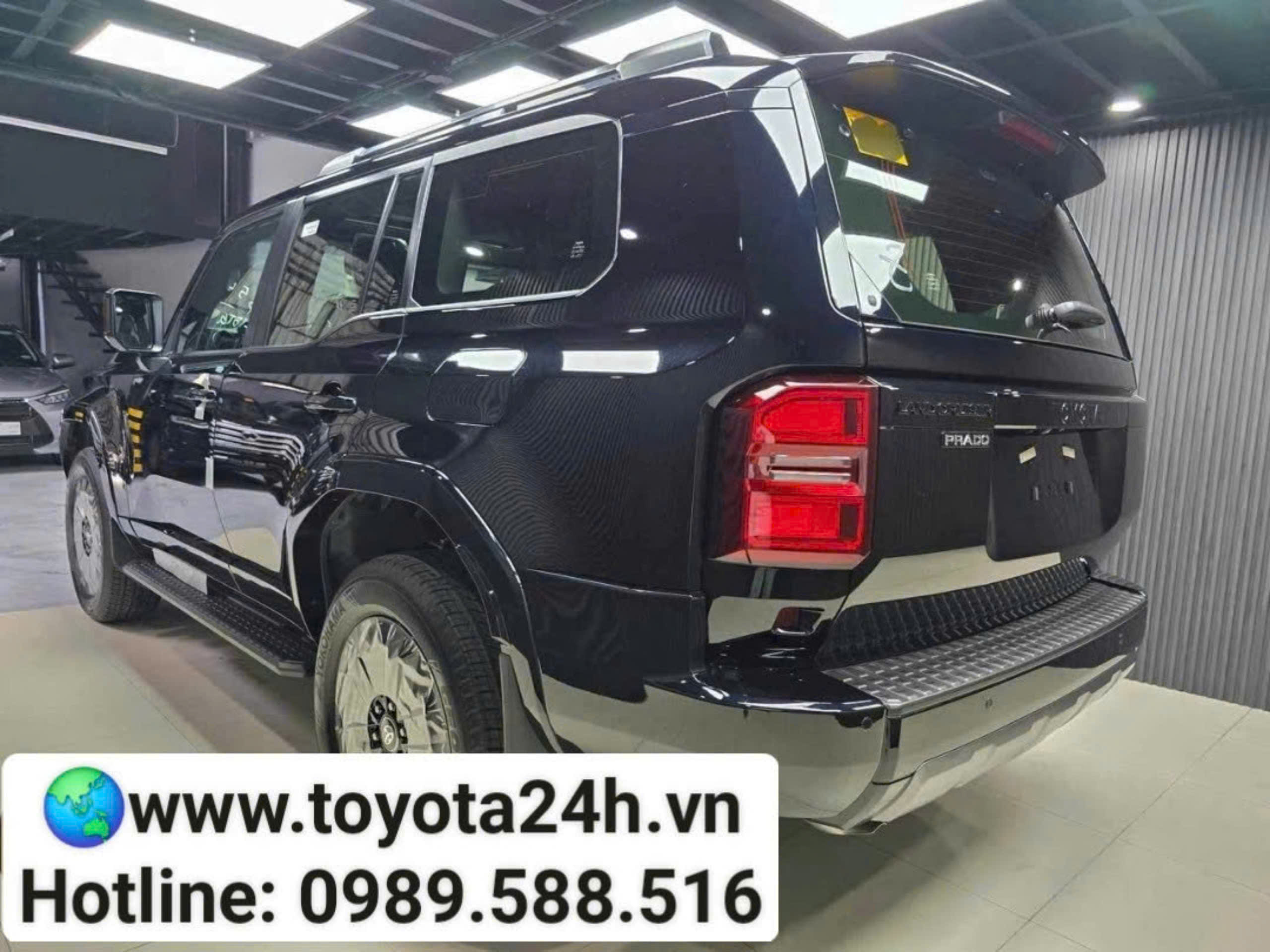 toyota-land-cruiser-Prado-series-250-2025-mau-den-ra-mat-Viet-Nam