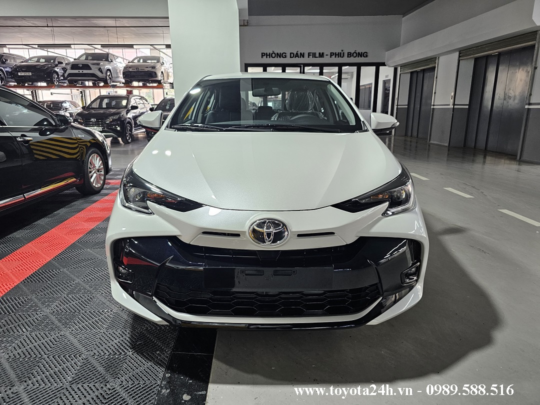 Toyota Vios 1.5E-CVT màu trắng ngọc trai, hình ảnh, bảng giá mới nhất tháng 12/2023