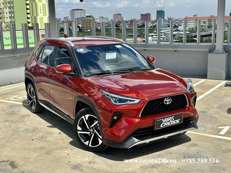 Toyota Yaris Cross 2023 màu đỏ có mặt tại đại lý, giá bán xe, lăn bánh, thông số kỹ thuật